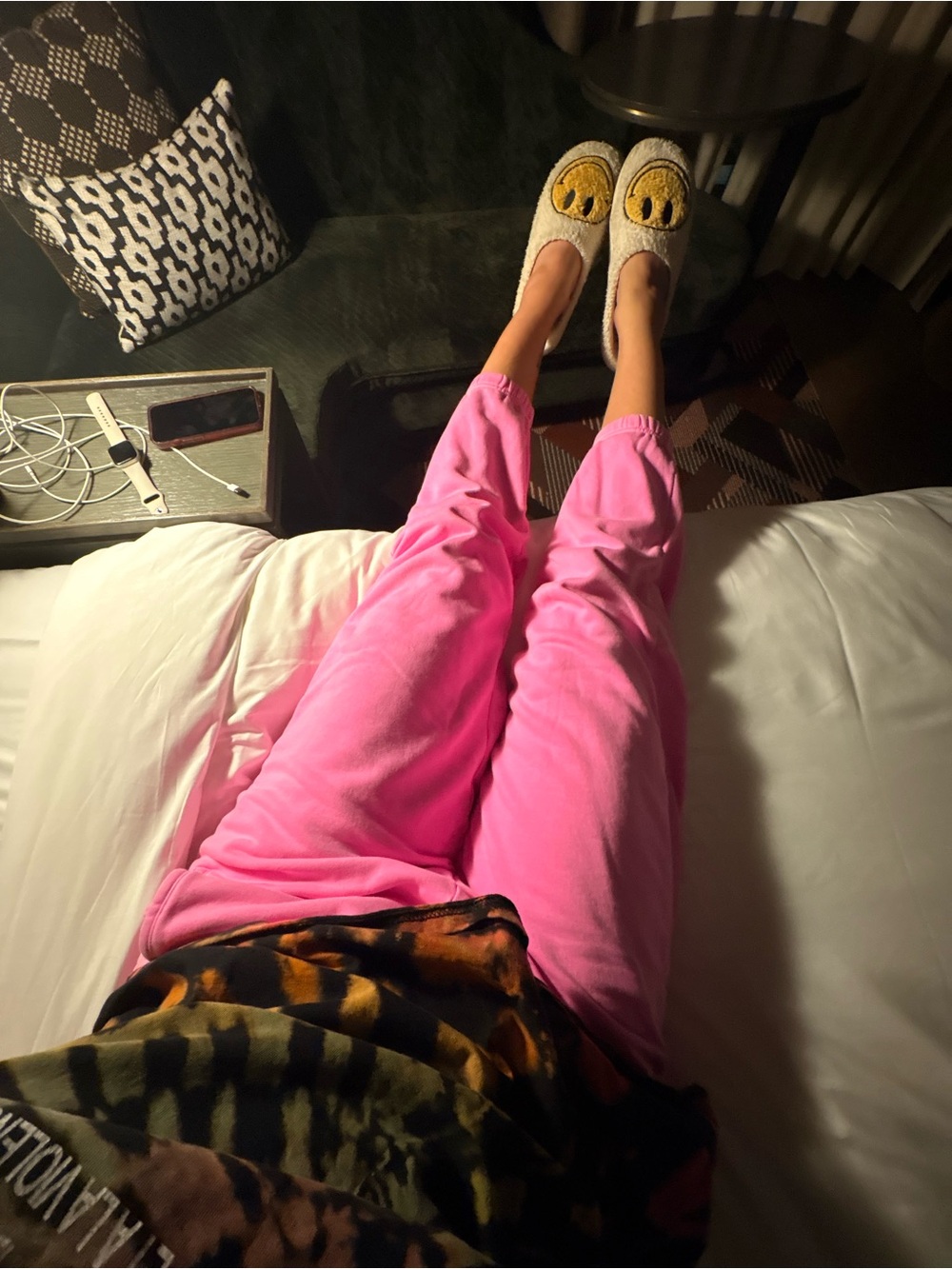 Gap Women's Neon Pink Vintage Soft Cozycore Relaxed Joggers‎ Size Medium